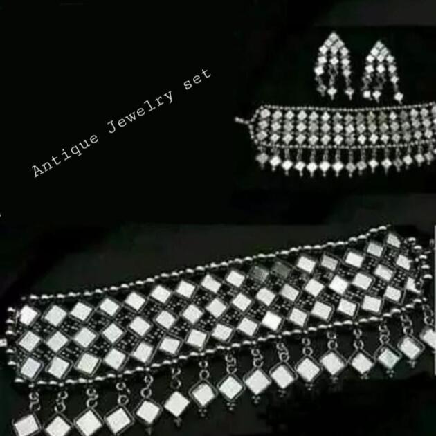 Antique Black & White Jewelry Set