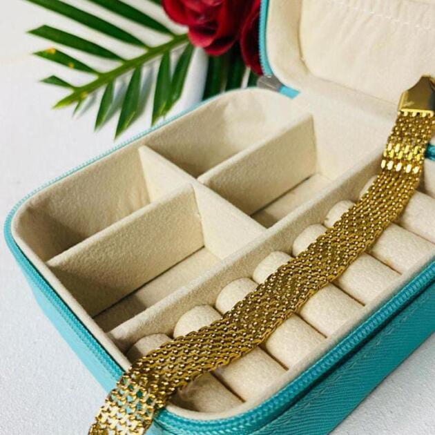 Minimal Gold Bracelet