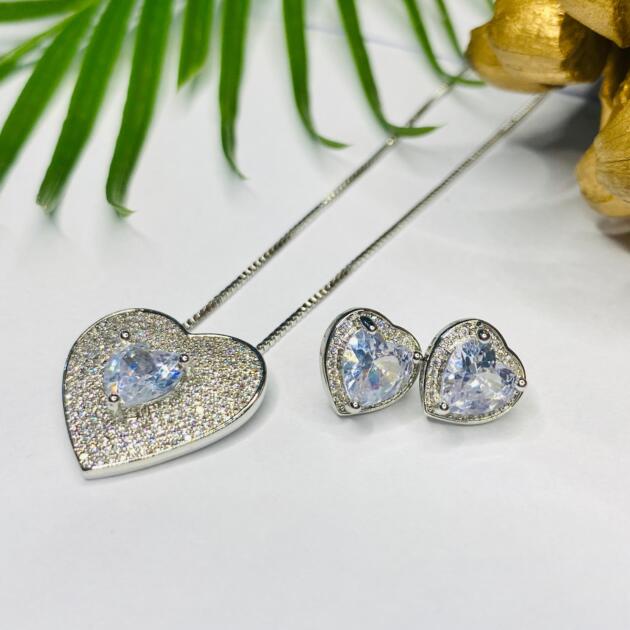 Heart Shaped Crystal Set