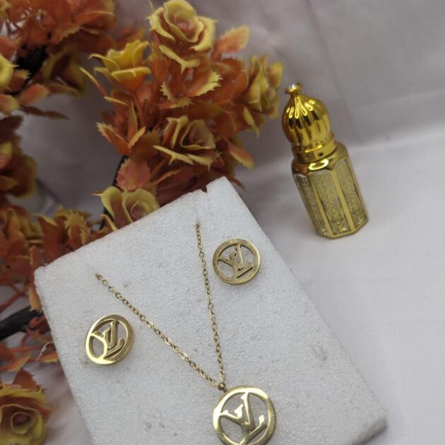 Elegant Minimal Silver Set